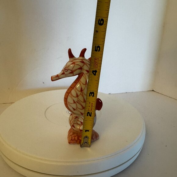 Coral Seahorse 5" Figurine White Fishnet Pattern Porcelain Andrea by Sadek - Picture 8 of 10